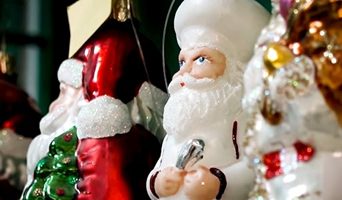Figurer i glas adskiller sig markant fra de standardiserede kugler